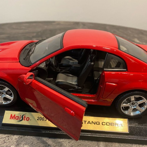 Ford Mustang Cobra 2003 1/18 Maisto like new