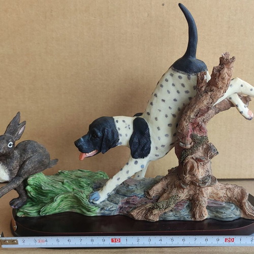 Adeline Collection decorative Pointer dog chasing hare like new
