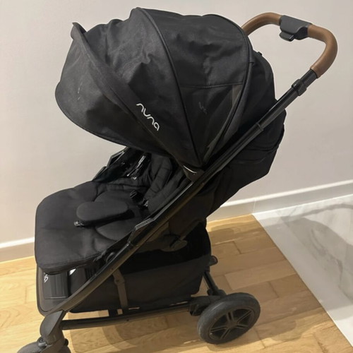 Nuna TAVOnext stroller and car seat set like new with extras