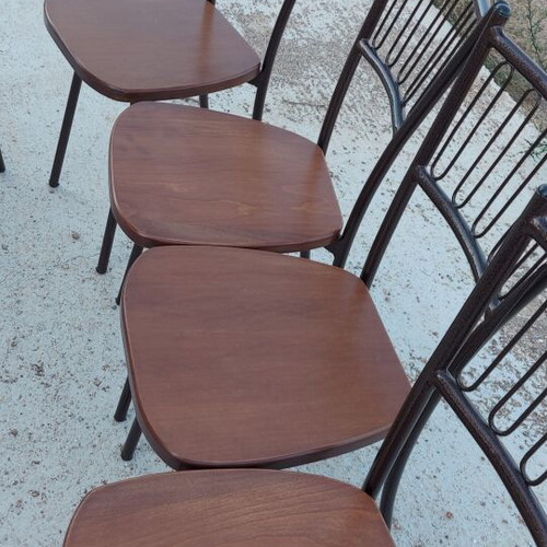 Extendable wooden dining table with 6 chairs like new
