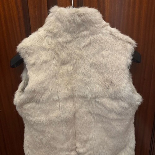 Γιλέκο μπεζ από γνήσια γούνα size small σαν καινούργιο