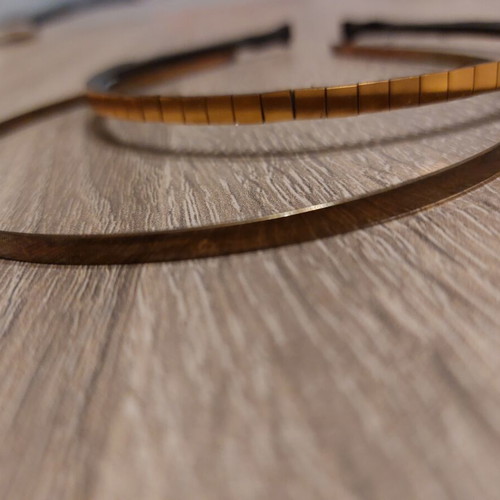Set of 2 hairbands in gold color, new
