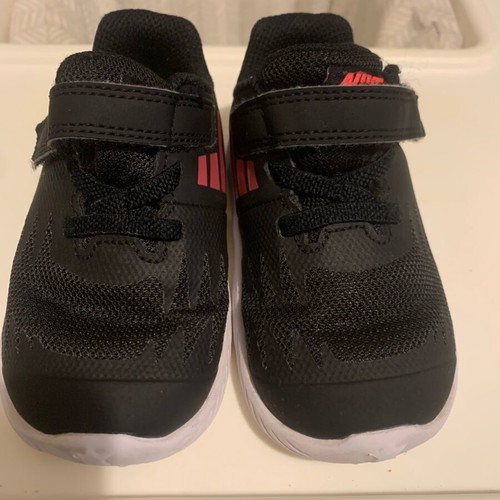 Nike Star Runner TD 907256-004 like new, black