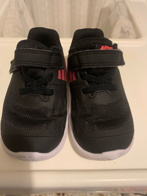 Nike Star Runner TD 907256-004 like new, black
