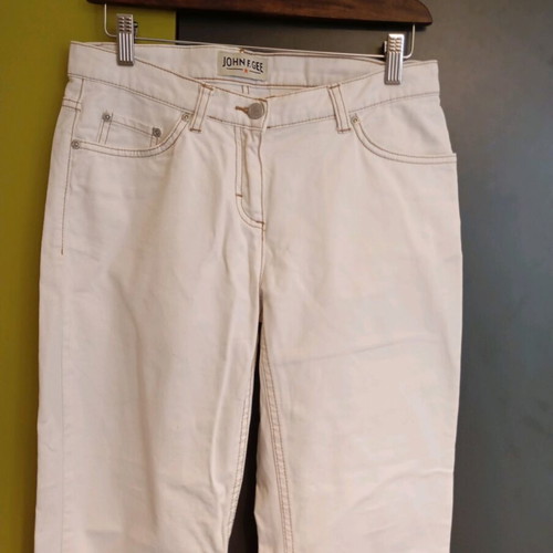 White women's jeans size M, like new