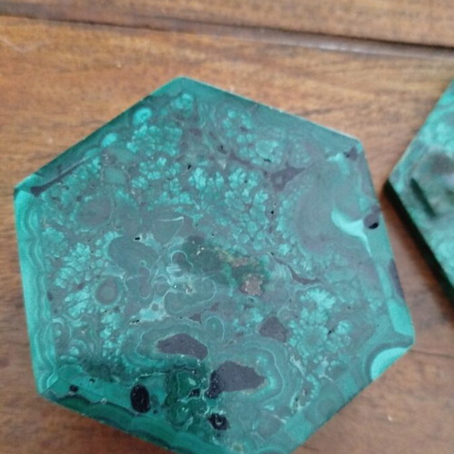 Box made of natural malachite like new