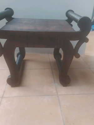 Ξύλινο μασίφ κάθισμα χειροποίητο σαν καινούργιο