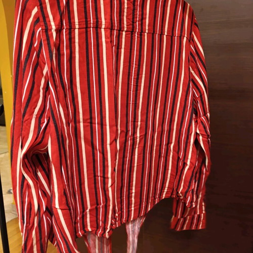District shirt new with stripes, size L