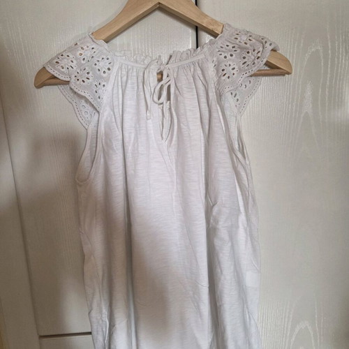 Regalinas white blouse with embroidered shoulders, cotton, one size