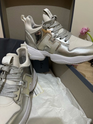 Hogan sneakers 37.5 white - silver like new