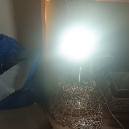 Satsuma table lamp like new without shade