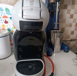 Dolce gusto Καφετιέρα espresso με κάψουλες τιμή 40 ευρω