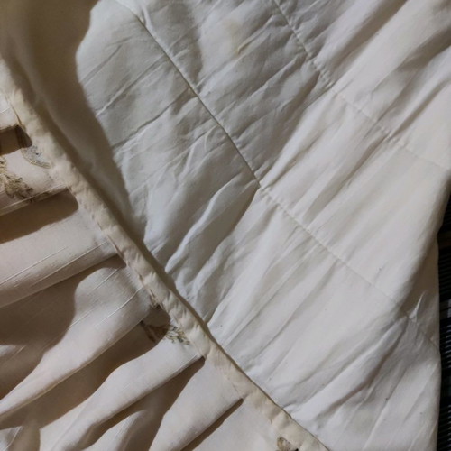Curtain and bedspread set used, bedroom linen