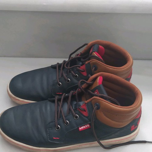Μποτάκια Levi's νούμερο 39 ελαφρώς φορεμένα, χαμηλά