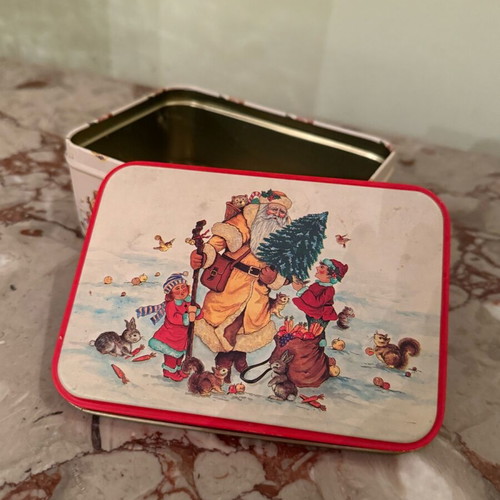 Vintage Christmas Metal Box like new
