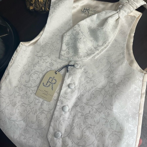 JRM Cream Floral Official Set with Cravat new for boys