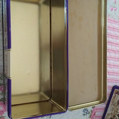 Cadbury's vintage biscuit tins set of 2 used from the 90s