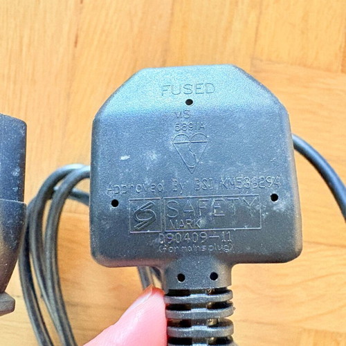 Power cable Type G to IEC C13 Foxconn like new, 1.8m length