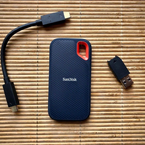 Sandisk external 2TB drive like new with Type-C cable and USB 3.2 adapter