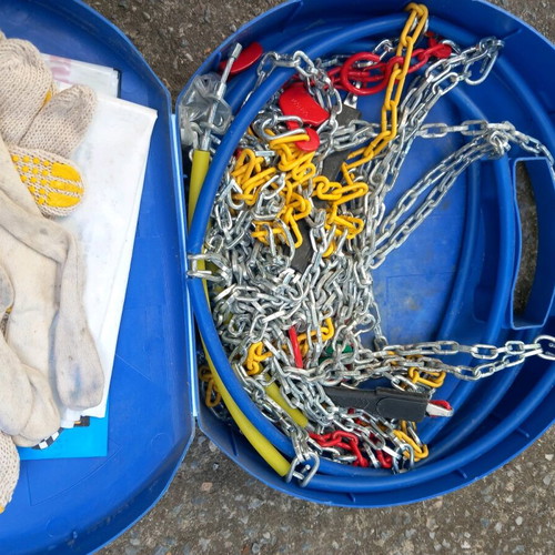 Snow Chains like new, anti-slip covers
