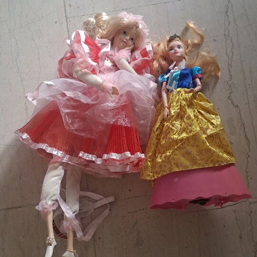 Dolls pack of 2 in good condition
