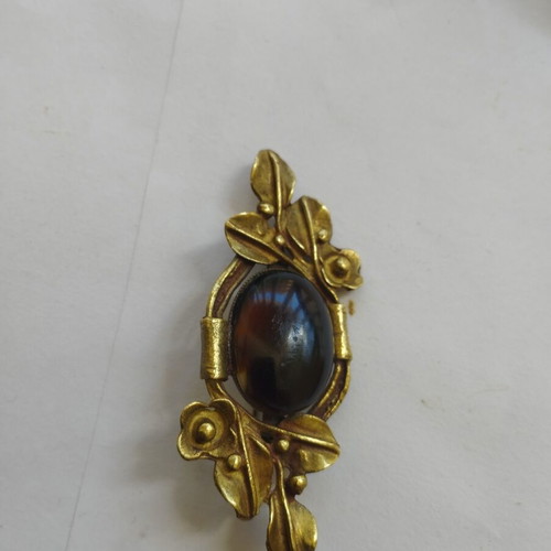 Vintage Authentic Brooch 1930-1950 Used, Brass & Natural Sardonyx