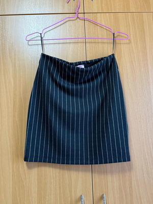 Pink Woman striped skirt elastic size medium like new