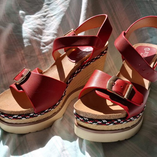 Alta Moda red platform sandals like new, size 41