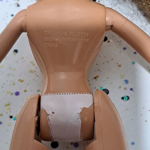 Bratz Fashion Designer Yasmin doll used with flaws