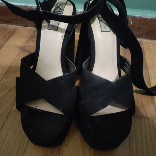 Zara black sandals with thick heel size 37