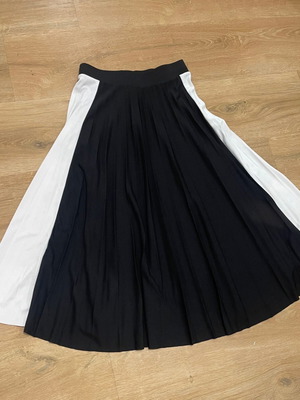 Bershka midi skirt black and white like new, size S