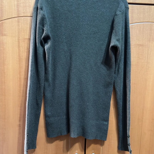 Women's ribbed knit long sleeve shirt used, olive color