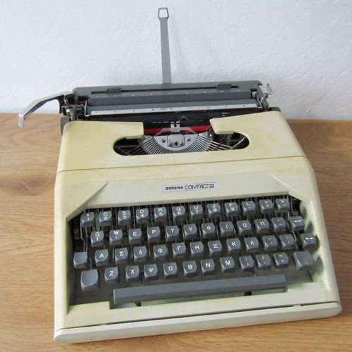 Antares Compact 33 typewriter used, 1960s, Greek keyboard