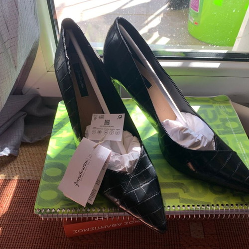 Stradivarius Black Heels Size 40 New