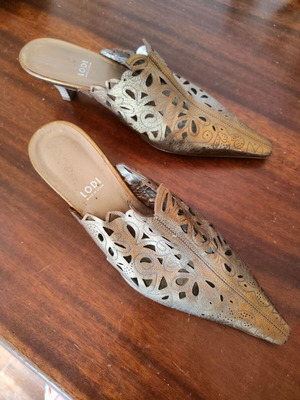 Lodi pumps size 37 used, beige and gold