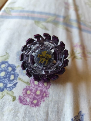 Beyblade Poison Zurafa like new