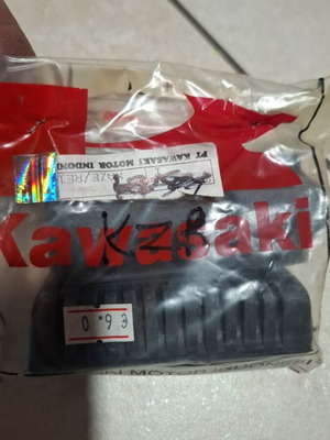 Kawasaki Kazr Footrest Rubber New