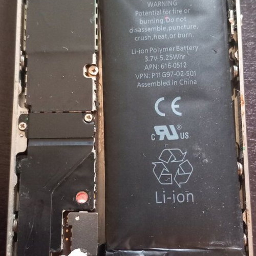 Apple iPhone 4 used with defect, swollen battery, broken back cover