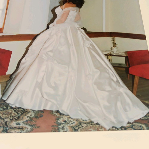 Atelier ZOLOTAS wedding dress two-piece ivory-champagne with pink embroidery