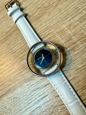 Buler Vintage wristwatch used, women's manual with new leather strap