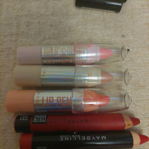 Lipsticks like new, pack of 5 pieces