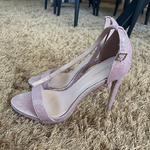 Pink sandals like new, size 40