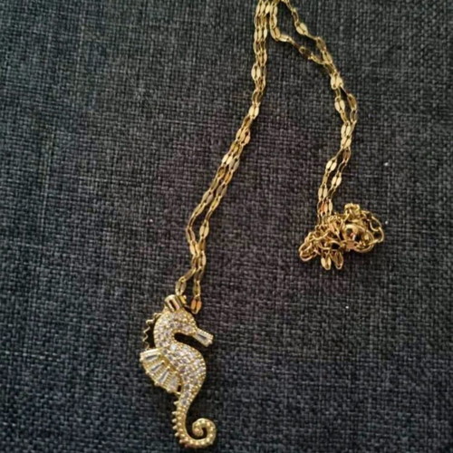 Seahorse necklace made of stainless steel new