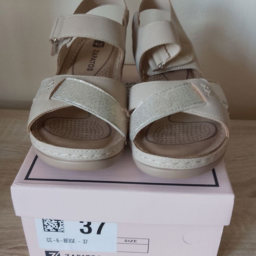Zapatos beige sandals size 37 like new with anatomical insole