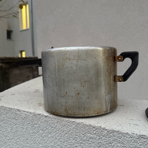 Pressure cooker used from the last century