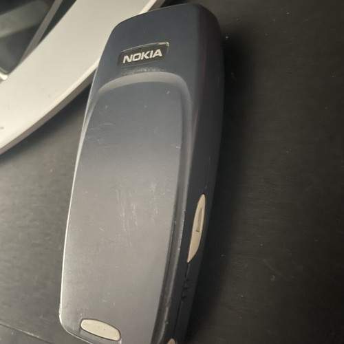 Nokia 3310 used, functional with original charger, unlocked