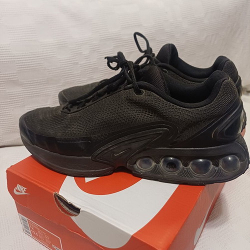 Nike Air Max DN sneakers, black, size 46, worn with worn laces