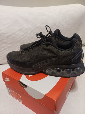 Nike Air Max DN sneakers, black, size 46, worn with worn laces