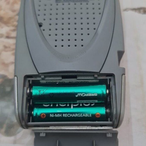 Phillips AE 1500 radio like new with built-in FM/AM speaker