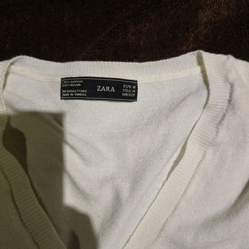 Knitted sweater used medium white